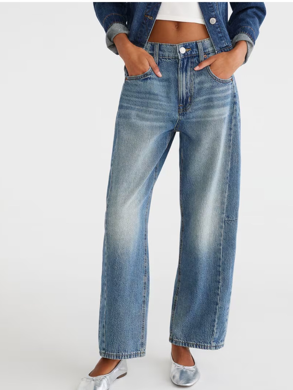 Aeropostale mid rise barrel leg jeans size 8